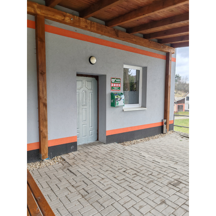 V NAŠEJ OBCI MÁME NOVÝ AED